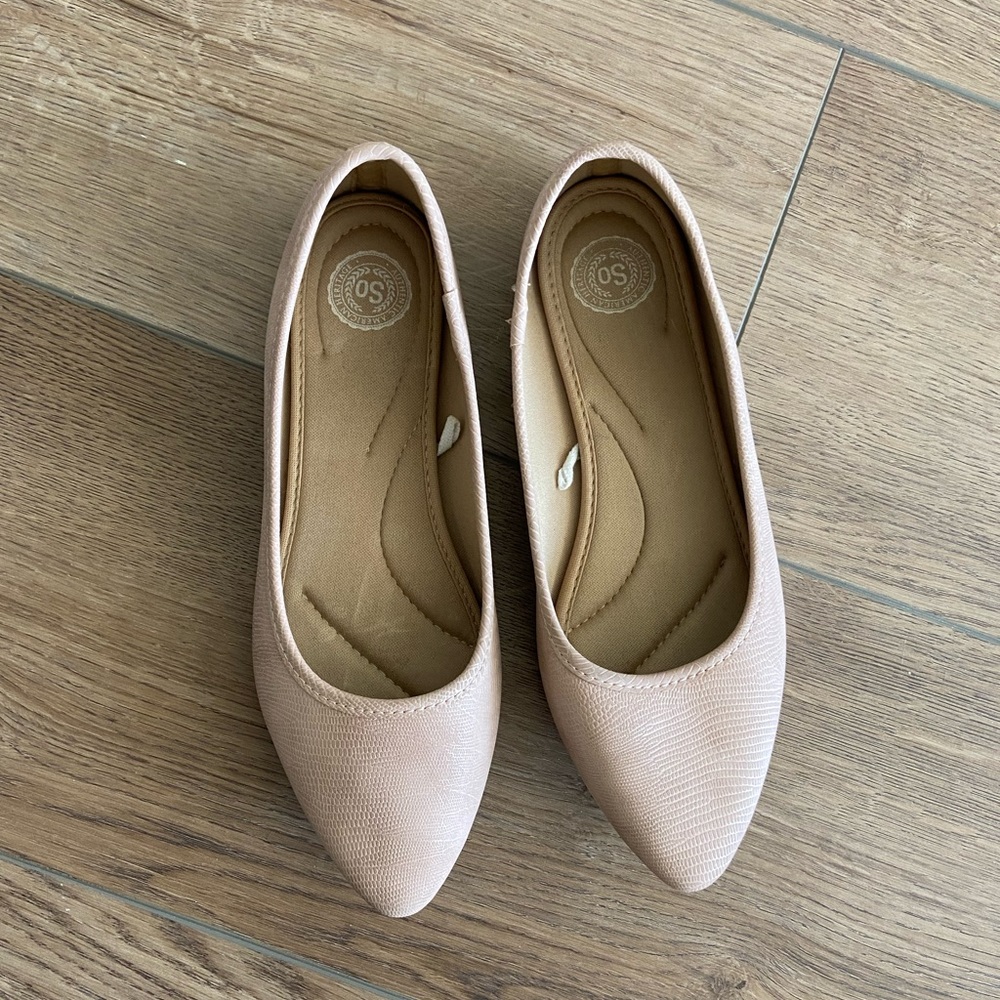 Nude Ballet Flats